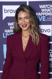 What’s in ‘RHONY’ Star Erin Lichy’s Bottega Veneta Clutch? Makeup, Jewelry and More What’s in ‘RHONY’ Star Erin Lichy’s Bottega Veneta Clutch? Makeup, Jewelry and More