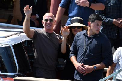 Jeff Bezos and Lauren Sanchez Spotted for 1st Time After Lavish Wedding