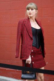 Stop Telling Millennial Women Taylor Swift and Blake Lively What to Wear!