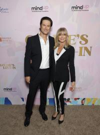 Oliver Hudson Details Traumatic Events of His Own Birth: ‘Almost Died’