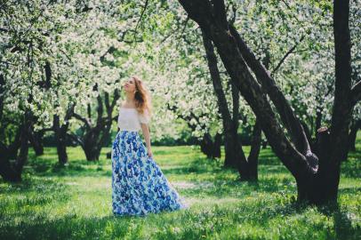 17 Spring Maxi Skirts to Streamline Your Figure
