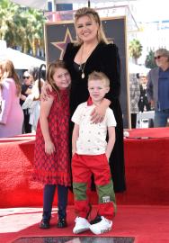 Kelly Clarkson Reveals Daughter River Is Bullied for Her Dyslexia