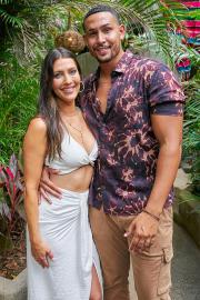 It's a ... ! Becca Kufrin and Fiance Thomas Jacobs Reveal Sex of 1st Baby
