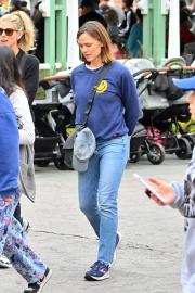 Jennifer Garner Takes Daughter Seraphina and J. Lo’s Child Emme to Disneyland