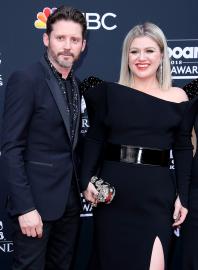 Kelly Clarkson Reveals What She Texted Ex-Husband Brandon About Her Album