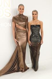 Khloe and Kim Kardashian Slam ‘Ridiculous’ Photoshop Rumors