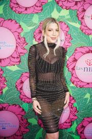 Tori Spelling Seemingly Checks Out of Hospital After 4-Day Stay
