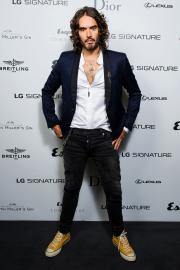 Russell Brand Jokes About Teen Girl Having 'Legal Sex' in Resurfaced Clip