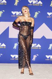 Bop or Flop? See the Best and Worst Dressed Celebs at the VMAs 2023