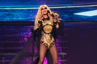 Shania Twain ‘Looks Amazing’ After Dropping More Than 20 Pounds