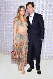 Suki Waterhouse Had Long ‘Bout of Celibacy’ Before Dating Robert Pattinson