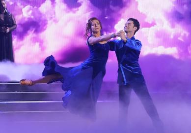 Alyson Hannigan Gushes Over Her 'Insane' 'DWTS' Body Transformation