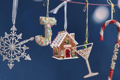These Celeb-Loved Customizable Christmas Tree Ornaments Are Under $50