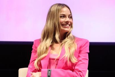 Get Margot Robbie's Pink Blazer Look for 30% Off Right Now