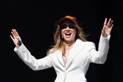 Who Is Suki Waterhouse? Meet Her Amid Baby News With Robert Pattinson