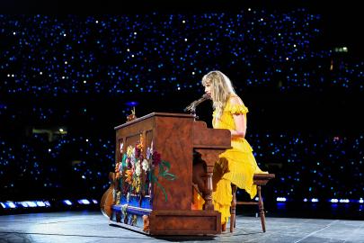 Taylor Swift Cries Singing ‘Bigger Than the Whole Sky’ After Fan Dies