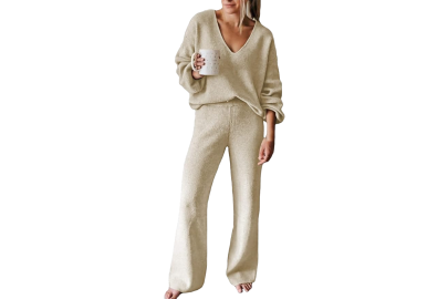 This 'Soft' Lounge Set Is 41% Off Amazon Now