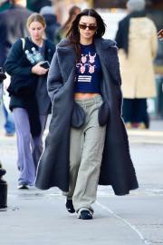 Emily Ratajkowski Makes a Case for a Cold-Weather Crop Top