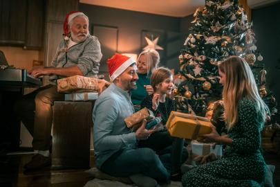 20 Last-Minute Holiday Gifts That Will Arrive Before Christmas - Life & Style 