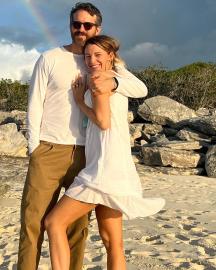 Ryan Reynolds and Blake Lively Pose for Romantic Beach Photo