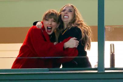 Taylor Swift and Brittany Mahomes Cheer On Kansas City Chiefs Together