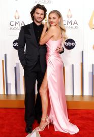 Kelsea Ballerini Reflects on ‘Healing’ Year With Nod to Chase Stokes