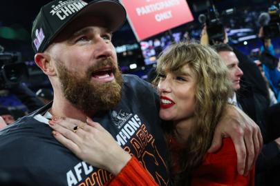 Get Taylor Swift's Winning Game Day Look With These Red Sweaters