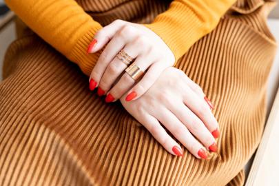 These 3-in-1 Nail Polish Remover Wipes Upgraded My At-Home Manicure Game