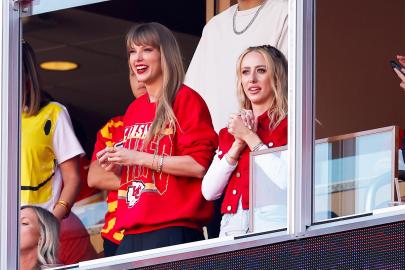 Will Taylor Swift, Brittany Mahomes Wear Matching Jackets to Chiefs Game?