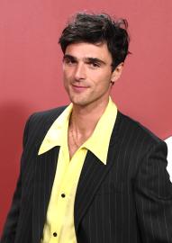 Jacob Elordi Is Surrounded by Family Amid His ‘SNL’ Debut! Meet Them