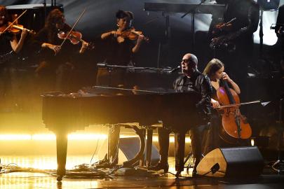 Billy Joel Performs at the Grammys for the 1st Time in 22 Years