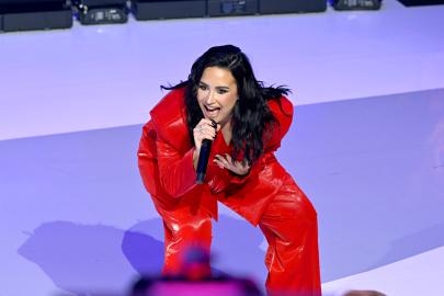 Demi Lovato Performs Her Song ‘Heart Attack’ for Heart Attack Survivors