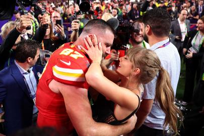 Taylor Swift Tells Travis Kelce ‘Jet Lag Is a Choice’ in New Super Bowl Clip