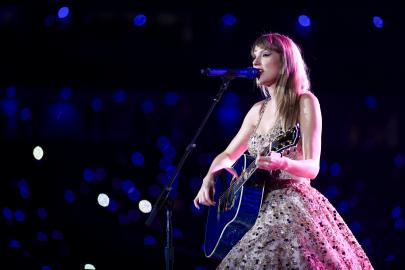 Taylor Swift Fans Confused After She Announced She'll Sing ‘New Songs’