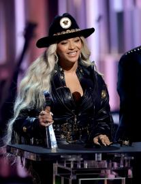 5 Reasons Why Beyonce Is Us Weekly’s Woman Crush