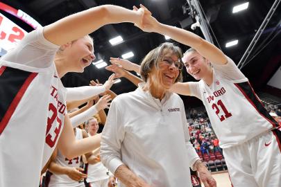 NCAA Coach Tara VanDerveer Announces Retirement After 45 Seasons
