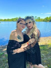 1000-Lb. Sisters’ Tammy Shows Some Skin in Pic With 'Spiritual Sister'