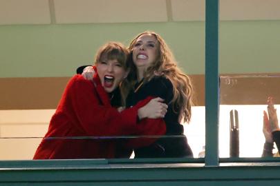 Brittany Mahomes Uses BFF Taylor Swift's Song in 'SI Swimsuit' Video