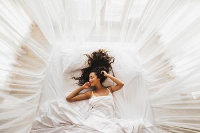This Bamboo Blanket Regulates Your Temperature Like Magic 
