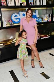How Chrissy Teigen’s Daughter Luna Helped During ‘SI Swimsuit’ Cover Shoot
