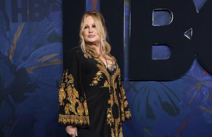 Jennifer Coolidge Loves This Skincare Wand: 'It Does the Work for You'