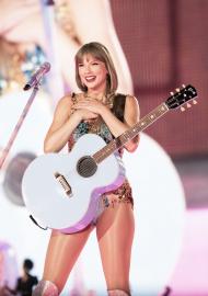 Taylor Swift Praised for ‘Incredible’ Food Bank Donations on ‘Eras Tour’