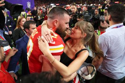 Inside Taylor Swift and Travis Kelce's ‘Easy Era’: FaceTimes, ‘Cute Texts'