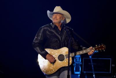 Alan Jackson Stuns 2025 ACM Awards With Emotional 'Remember When' Rendition