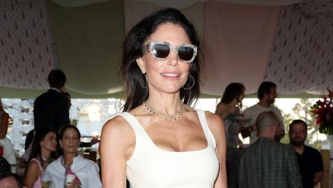 Bethenny Frankel Just Wore Comfy Sneakers in an Unexpected Summer Color 