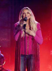 Miranda Lambert Sets 2025 ACM Awards Stage on Fire After Skipping Red Carpet
