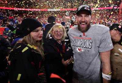Donna Kelce Subtly Endorses Son Travis’ Florida Date With Taylor Swift
