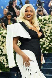 Lizzo Reveals Whether She's Tried Ozempic Amid Weight Loss Journey