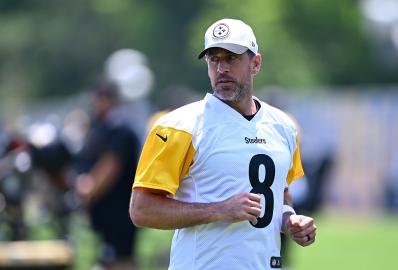 Aaron Rodgers’ 1st Day at Steelers Camp Did Not Get Off to a Good Start