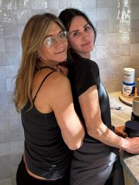 Jennifer Aniston and Courteney Cox Go Makeup-Free While Hugging